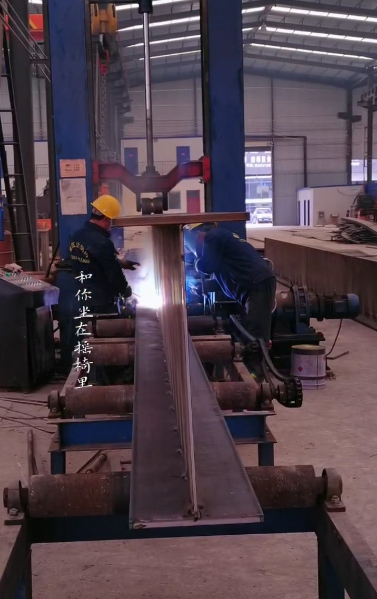 甘肃和政钢结构厂H型钢组立机