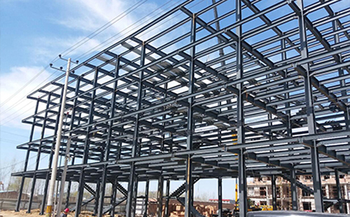 和政工业用钢结构厂房防火规范与造价控制解析