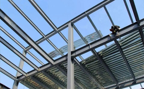 和政钢结构加工中的切割与钻孔精度控制要点